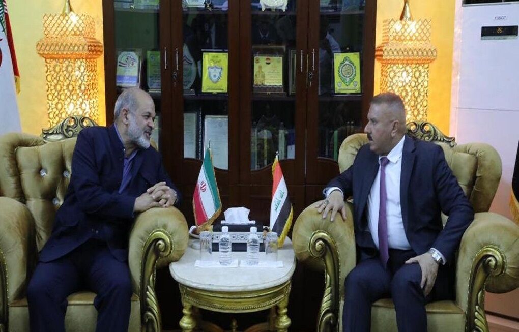وزير الداخلية الإيراني يلتقي نظيره العراقي في منفذ زرباطية