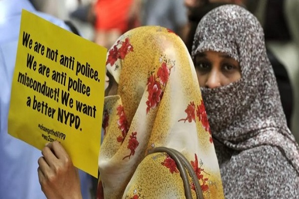 شکایت زن مسلمان آمریکایی از کلانتر شهر تنسی به دلیل اجبار به برداشتن حجاب