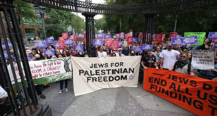 تظاهرات ضد نتنياهو وجرائم حكومته اليمنية ضد الشعب الفلسطيني في نيويورك