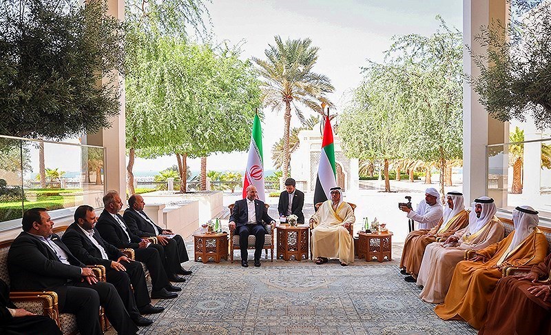 رئيس مجلس الشورى الاسلامي يلتقي رئيس دولة الإمارات العربية المتحدة