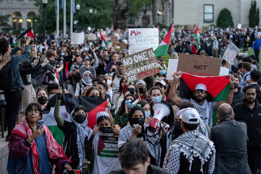 متظاهرون في ولايات أميركية توشحوا بالكوفية، ورفعوا الأعلام الفلسيطينية تضامناً مع قطاع غزّة