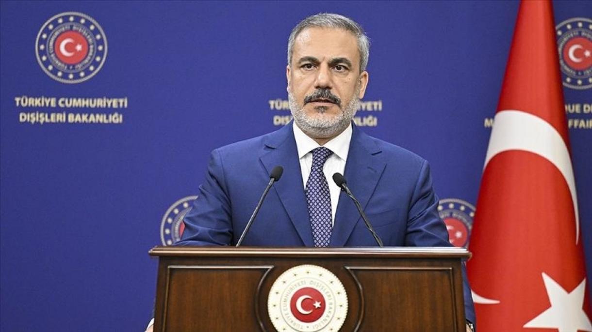 انتقاد وزیر امورخارجه ترکیه از تفسیر دوگانه غرب از آزادی بیان