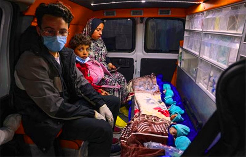 وصول مجموعة من الأطفال الخدج إلى مصر بعد إجلائهم من مستشفى الشفاء بغزة  
