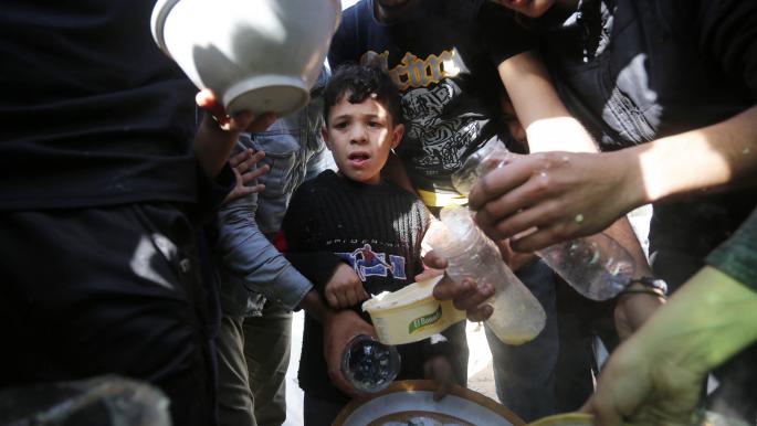 کودکان غزه از گرسنگی و تشنگی جان می‌دهند/دیده‌بان حقوق بشر: اسرائیل از سلاح گرسنگی در غزه استفاده می‌کند
