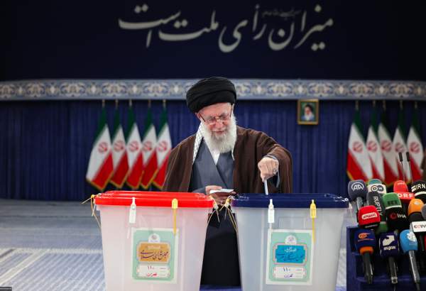 Le Leader de la Révolution islamique participe aux élections législatives  
