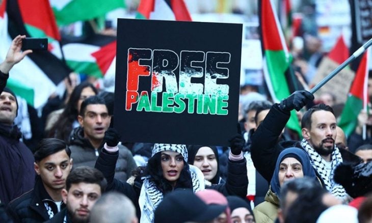 تظاهرة لآلاف المؤيدين لفلسطين في المانيا