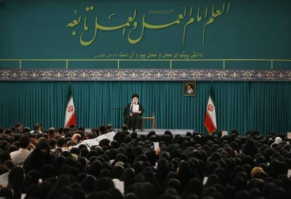 Rencontre entre le Leader de la Révolution islamique avec les étudiants iraniens  