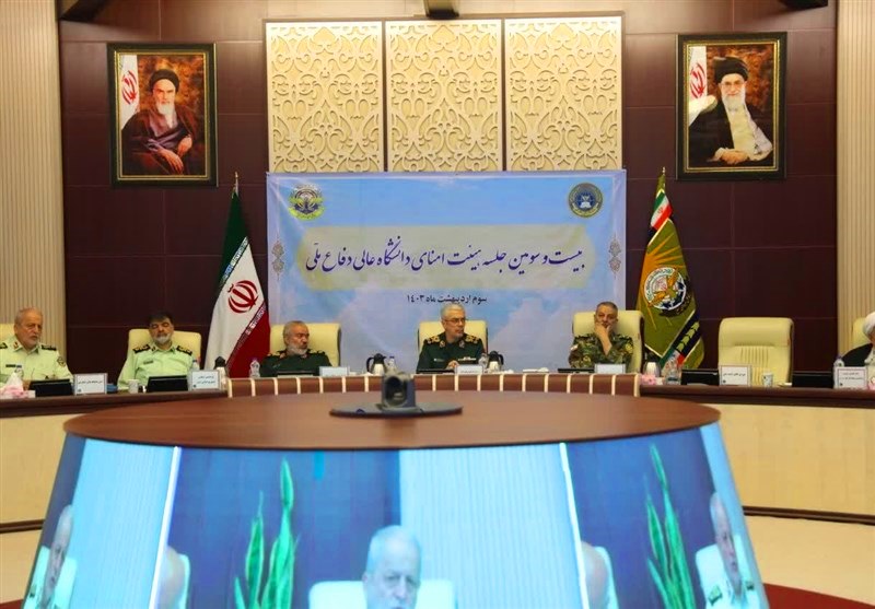 رئيس هيئة الأركان للقوات الإيرانية : ندرس جميع السيناريوهات بدقة على المستوى العملياتي