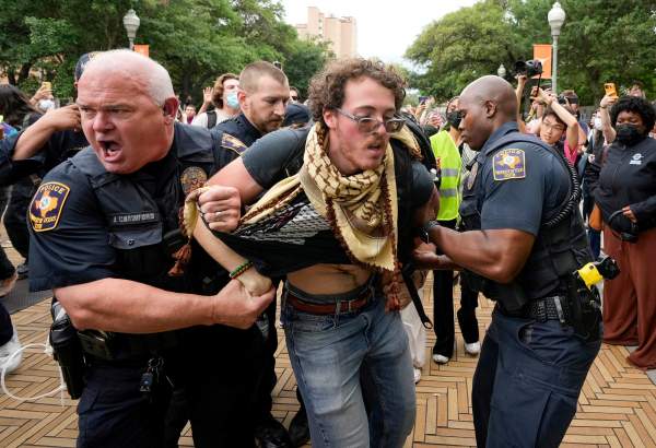 US police crack down on Pro-Palestine protests at universities (video)  