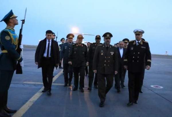 وزير الدفاع الايراني يزور جمهورية كازاخستان