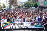 وینزویلا میں ہزاروں طلباء نے غزہ میں جنگ بندی کے حق میں مظاہرہ