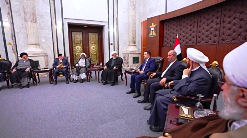 رئيس وزراء العراق يستقبل الامين العام للمجمع التقريب و وفد المرافق له  