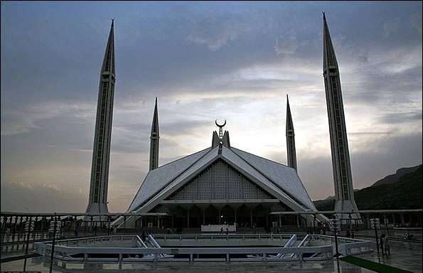 Faisal mosque in Islamabad of Pakistan is one of the largest mosques in the world