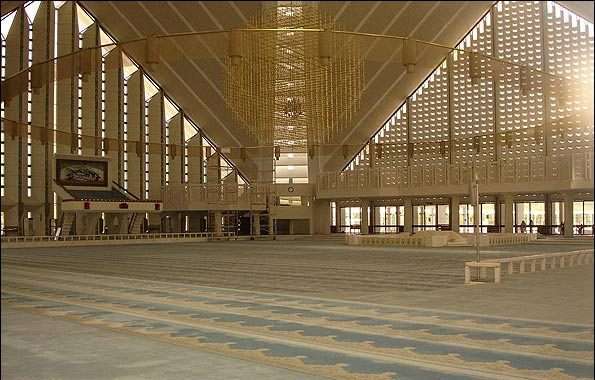 Faisal mosque in Islamabad of Pakistan is one of the largest mosques in the world