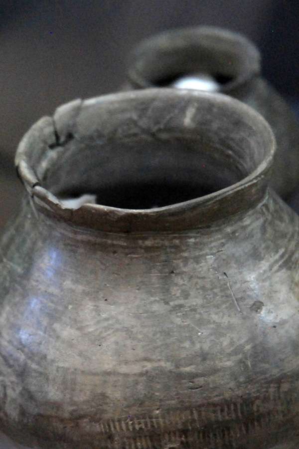 Antiques from Achaemenid era (550-330 BCE) discovered in Isfahan