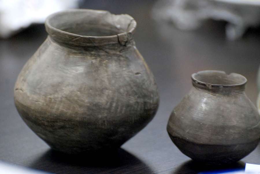 Antiques from Achaemenid era (550-330 BCE) discovered in Isfahan