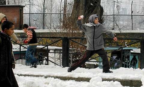 Three youth held for ‘snow-pelting’ in Kashmir