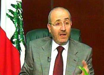 Lebanese minister pats on the back of Hizbullah