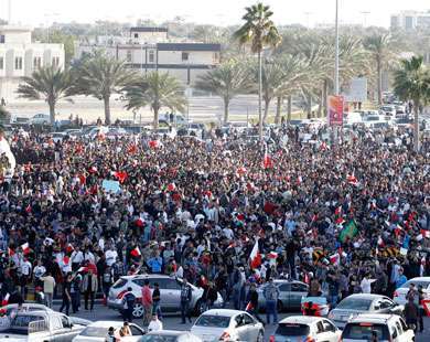 " الامعاء الخاوية تهز عرش الطاغية"