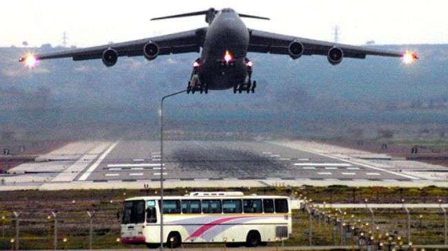 An American cargo plane taking off from Incirlik Air Base in southeastern Turkey. (File photo)