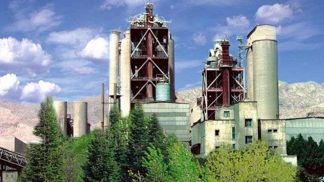 Abyek Cement Factory in northwestern Iran (file photo)