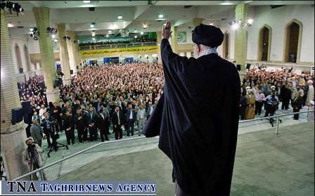 امام خامنہ ای کے ساتھ طلاب و دانشجو کی ملاقات/تصویر  <img src="/images/picture_icon.png" width="13" height="13" border="0" align="top">