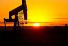 النفط يصعد بفعل انخفاض المخزونات