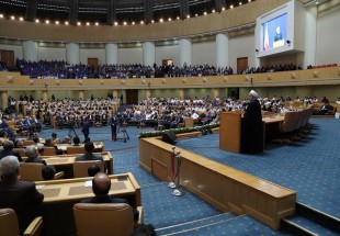 روحاني: مؤامرة الأعداء لبث روح اليأس والاحباط في صفوف الشعب الايراني