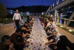 مراسم افطار مردمی در پل طبیعت تهران  