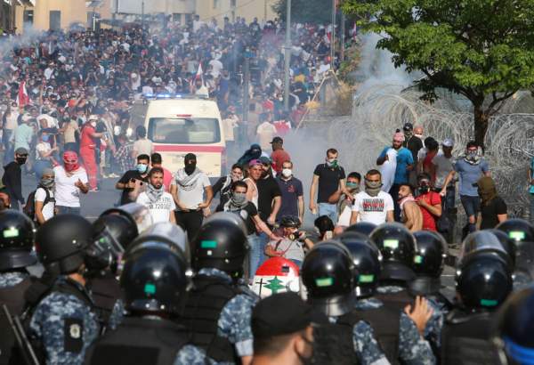 Lebanese government holds emergency meeting amid anger protests