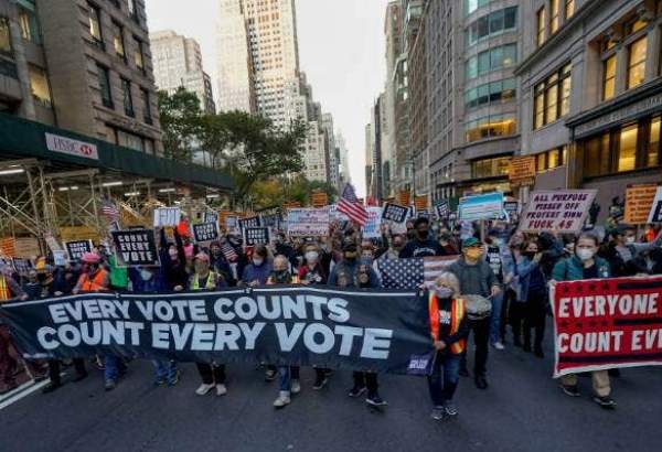 Riot erupts in Portland as Trump files lawsuit to halt vote counting