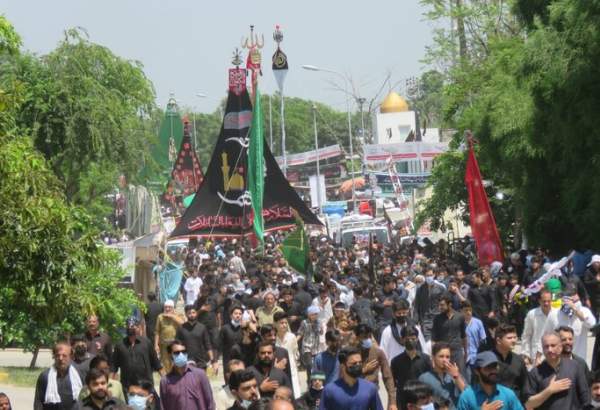 طنین انداز شدن ندای "لبیک یا حسین" در پاکستان