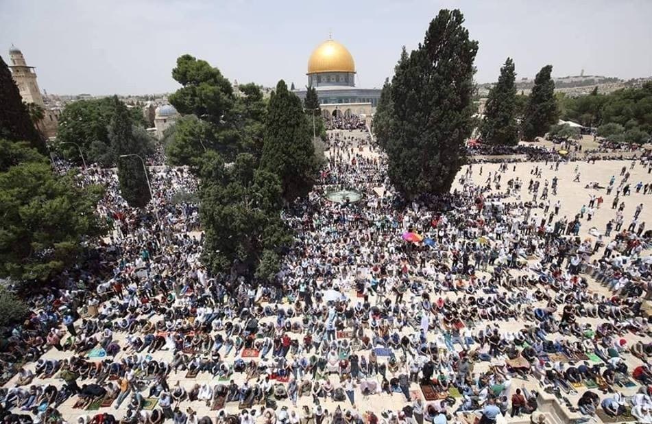 مشارکت ۵۰ هزار نفر در نماز جمعه مسجد الاقصی/ زخمی شدن ده‌ها فلسطینی در درگیری‌های کرانه باختری