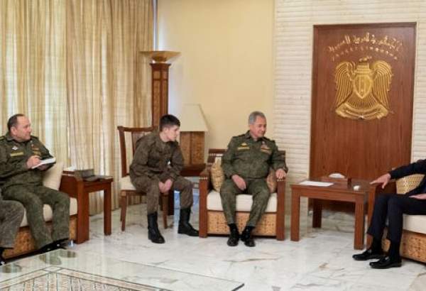 President al-Assad meets Russian Defense Minister on cooperation between Russian, Syrian armies