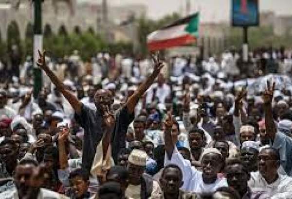 Sudanese clash with army as demonstrators stage rally in Khartoum