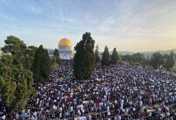 اقامه نماز جمعه مسجد الاقصی با حضور ۵۰ هزار فلسطینی