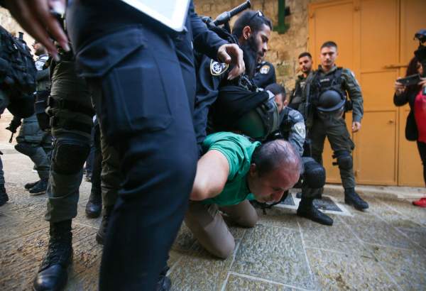 Siege on East Al-Quds neighborhoods continues for fourth day as 1000 Jewish fanatics storm Al-Aqsa