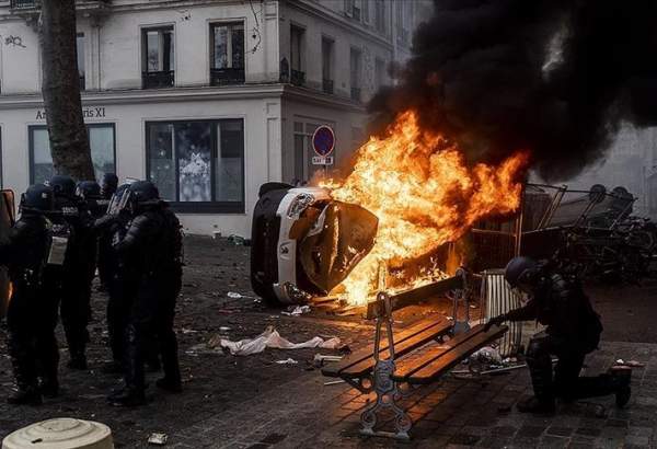 Supporters of PKK group turn Paris into battlefield, injure 31 police officers