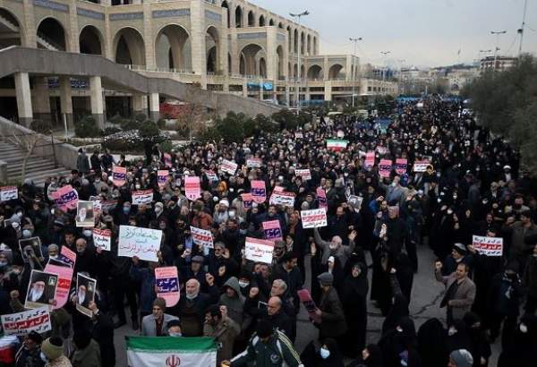 Tehran Friday prayer worshipers condemn derogatory cartoons by Charlie Hebdo