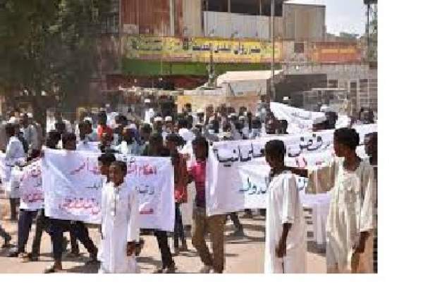 Sudanese condemn normalization of ties with Zionist regime