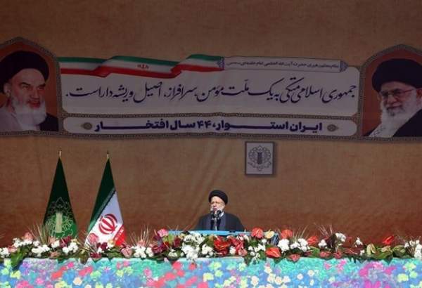 Pres. Raeisi calls Bahman 22 manifestation of national unity