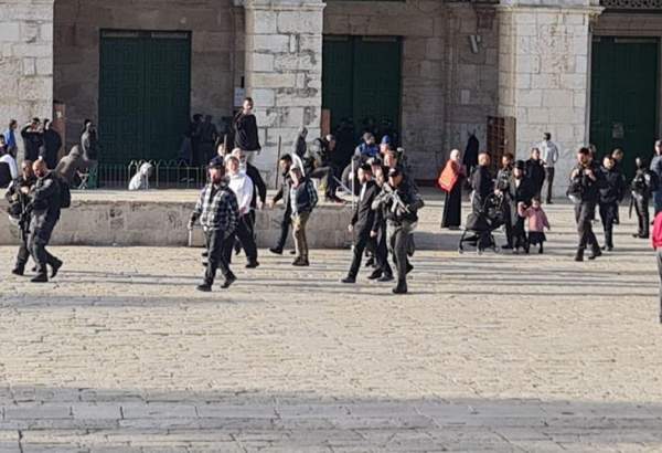 Israeli settlers defile al-Aqsa Mosque under police protection