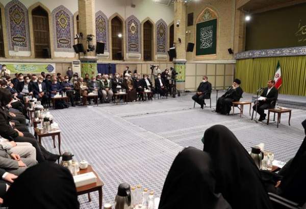 Leader Ayatollah Khamenei meets poets, Persian literature experts (photo)  <img src="/images/picture_icon.png" width="13" height="13" border="0" align="top">