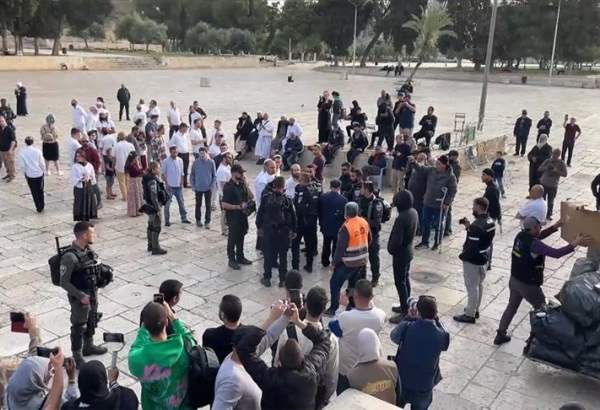 Far-right Jewish settlers raid Al-Aqsa Mosque