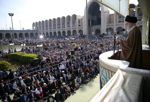 تأکید رهبر انقلاب بر همدلی و هم‌افزایی قوای سه‌گانه، تمرکز بر حل مسئله و پرهیز از حواشی، اتحاد مردم