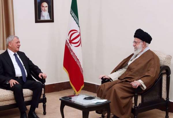 Leader warns of hostility towards Iran-Iraq relations