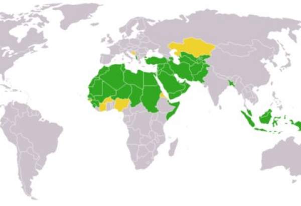 دشمنان با هدف عقب نگه داشتن مسلمانان تئوری اسلام هراسی را به اجرا در آورده اند