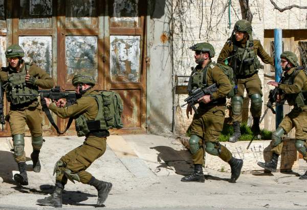 Israeli shoot over a dozen Palestinians, arrest another 14 in West Bank