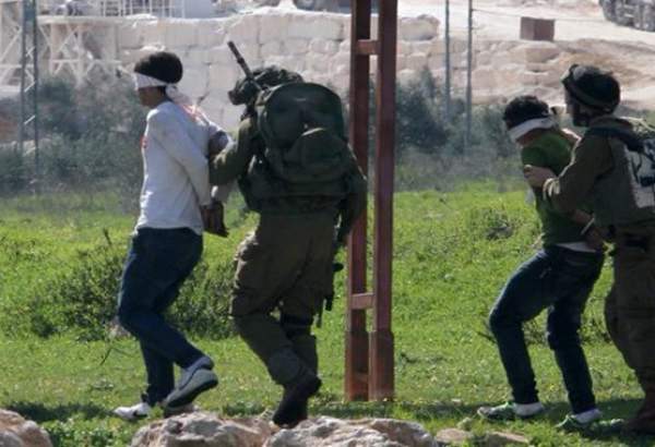 Israeli occupation forces detain at least 14 Palestinians