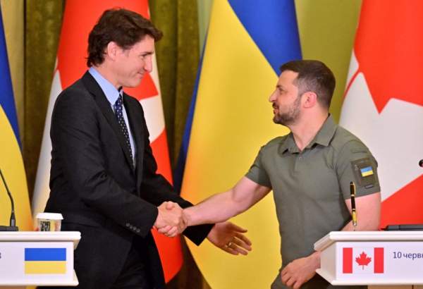 Canadian PM makes surprise visit to Ukraine, voices support for Kiev